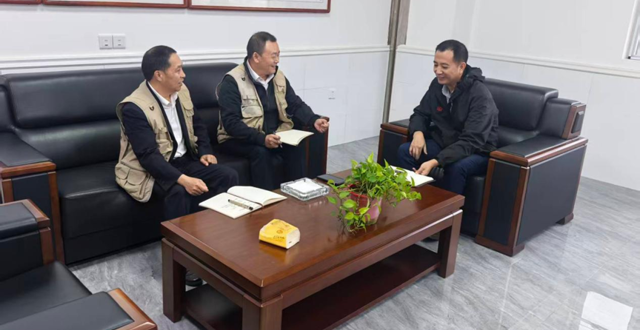 “小二”出厅 服务入企